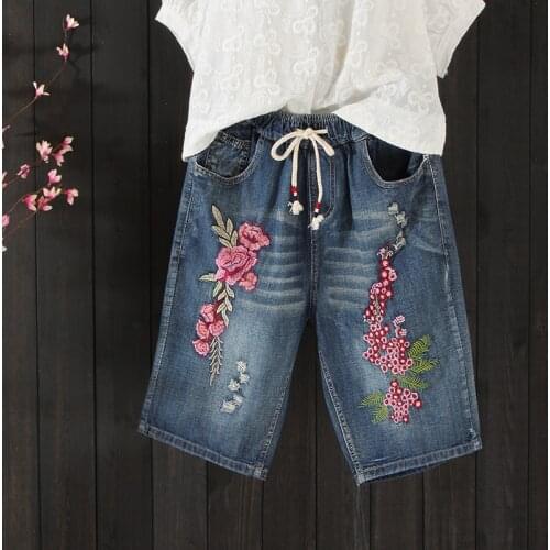 Summer New Arts Style Women Flower Embroidered Jeans Elastic Waist Loose Denim Shors Plus Size Vintage Ripped Jeans femme