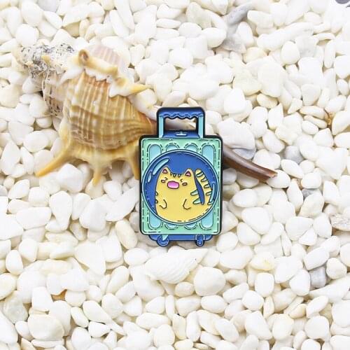 Meow cartoon animal suitcase Enamel Brooch Cute kitten Fun Lapel Pin Yellow cat pattern Portable trolley case Custom Badge