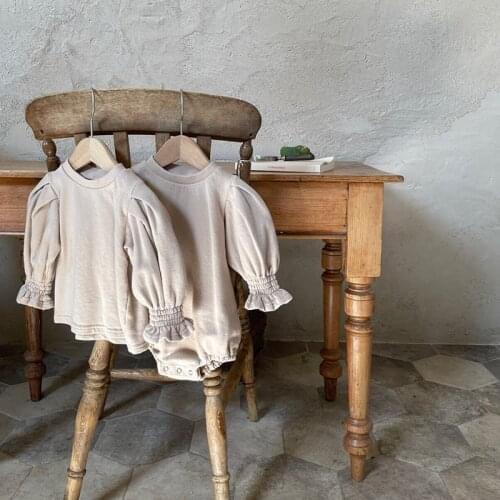 2021 baby autumn new one-piece girls' baby Korean cute bubble sleeve triangle bag fart clothes