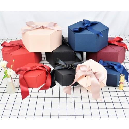 Hexagonal Gift Box With Hand Gift Covered Gift Box Customized Cosmetic Lipstick Packaging Box