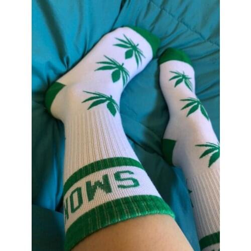 IMINCN 1Pair Original Design Young People Hiphop no smoking Maple Leaf Cotton Dance Street High Fashion Black White Sock