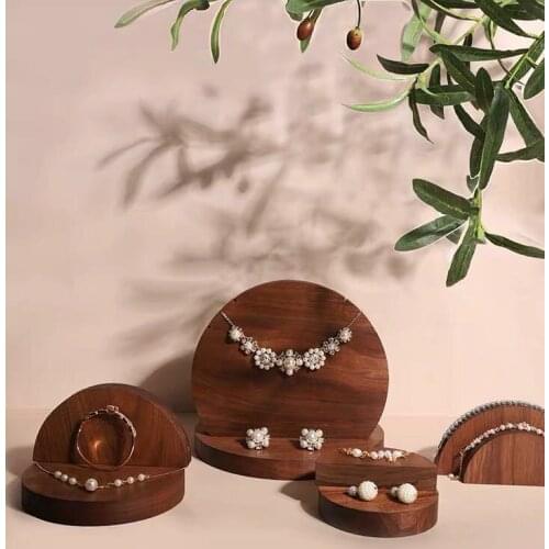 New Fashion Black Walnut Solid Wood Circle Shape Necklace Earrings Ring Display Holder Jewelry Display Stand