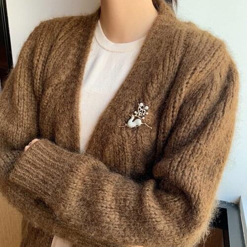 Korean fashion creative imitation pearl deer brooch temperament fashion simple pin sweater buckle clothes accessories women