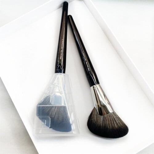 New Pro Demi Fan Makeup Brush #72 - Featherweight Soft Bristle Seamless Setting Powder Cosmetics Brush Beauty Tools