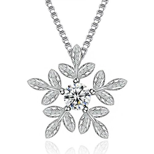 Wholesale 12pcs/lot Tiny Cute Snowflake Pendant Female Necklace Box Chain Choker Collares Necklaces Jewelry Gift for Women