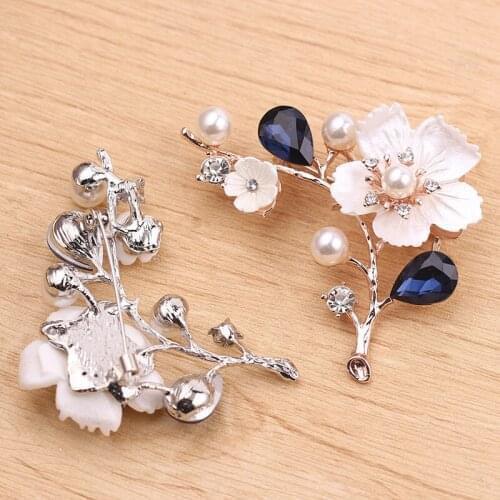 Rhinestone Pearl Plum Blossom Flower Brooches For Women Wedding Office Brooch Pins New Year Jewelry Gifts