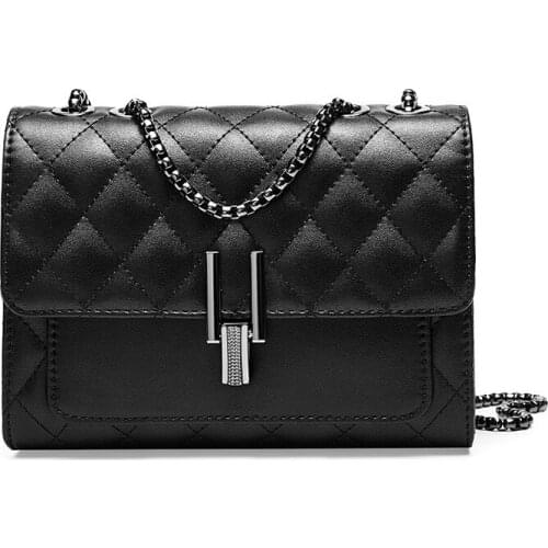 COUSCOUS Women's Clutches On A Chain