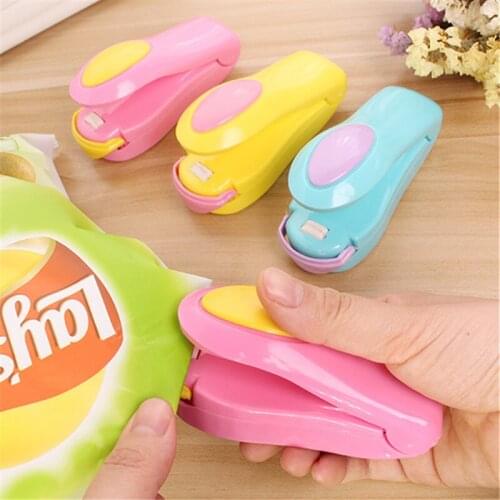 1pcs Portable Heat Sealer Plastic Package Storage Bag Mini Sealing Machine Handy Sticker and Seals for Food Snack Kitchen Access
