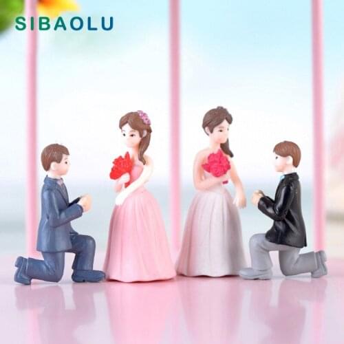 2pcs Proposal Lover Figures Girl Boy Model Miniature figurine wedding decoration doll fairy garden statue Home Gift Moss garden