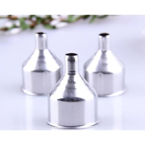 Transfer Funnel Stainless Steel Multifunctional Mini Kitchen Funnel Oil Funnel Mini Metal Funnel Small Kitchen Oil Liquid Funnel