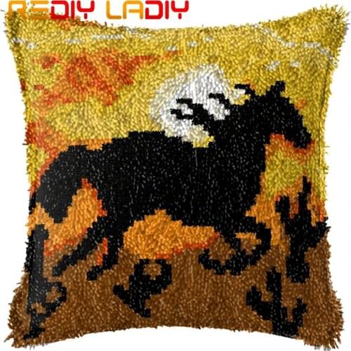Latch Hook Cushion Black Runnig Horse Printed Canvas Cushion Cover Acrylic Yarn Crochet Pillow Case Hobby & Crafts Home Decor
