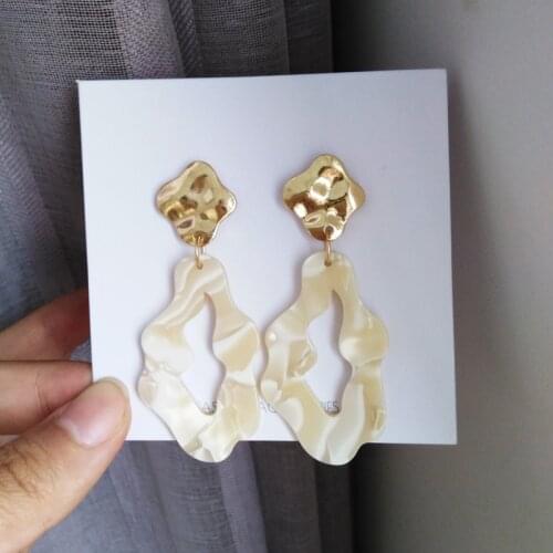 Irregular Elegant White Resin Ellipse Ear Clips Korean Exaggerated Big Hollow Out Geometric Clip on Earrings Without Piercing