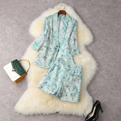 European and American womens wear for summer 2021 Three-quarter sleeves and a button coat Printed shorts Fashion suits