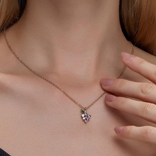 Sweet Women Fashion Purple Crystal Grape Pendant Necklace for Women Simple Fruit Pendant Necklace Jewelry Gifts