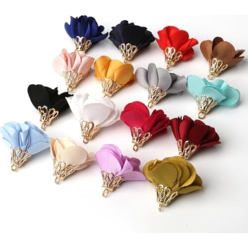 16 Colors Small Pearl Beads Buckle Torch Gold Bell Clasps Flower Tassel Charm Pendant for Keychain Garment Accessories