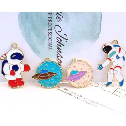 10pcs Gold Metal Cartoon Astronaut Spacecraft Enamel Charms Pendants Fit Bracelet Earring Necklace Fashion Jewelry DIY Material