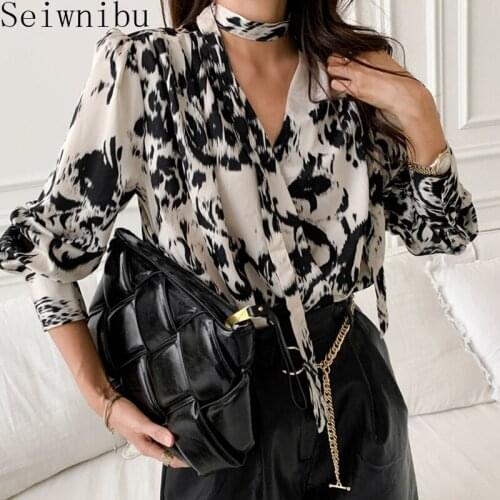 Seiwnibu Black And White Blouses