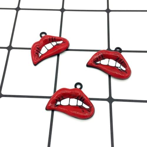 10pcs/lot New Arrival Spray Paint Big Lip Charms High Quality Popular Alloy Ornaments Hanging Accessories Hair Bracelet DIY