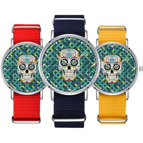 Fashion Ms Men Retro Light luxury Emerald Skull Nylon strap watch student Casual Four Leaf Clover Quartz Watch Wrist watch