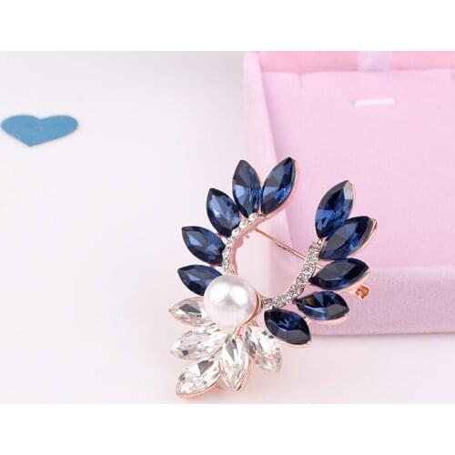 TODOX women Brooches glass Crystal exquisite flower pearl pins garment accessory clothes Collar button wedding gifts wholesales