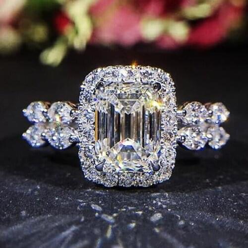 Huitan Fashion Luxury Bride Wedding Rings Square Crystal CZ Women Ring Elegant Engagement Party Jewelry Fancy Anniversary Gift