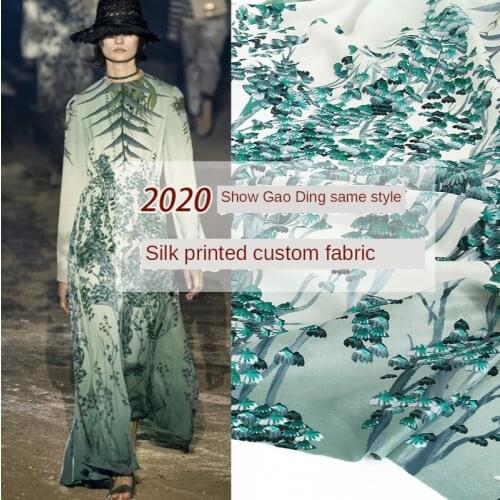 120 * 350cm 2020 Show Mysterious Forest Green Color Gradient Tree Digital Spray /Painting Mulberry Silk Clothing Custom Fabric