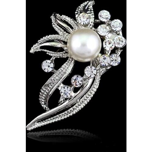 Feira De Vaidade White Brooches For Clothes