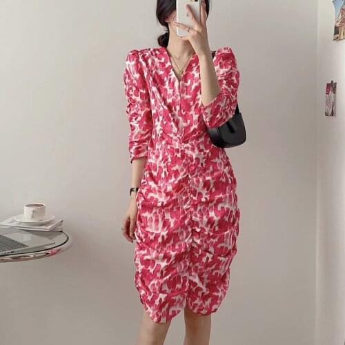 2021 Womens Fashion Sexy V-neck Seven Points Puff Sleeve Shirring Dress Vintage Female Rose Red Leopard Tight Dress
