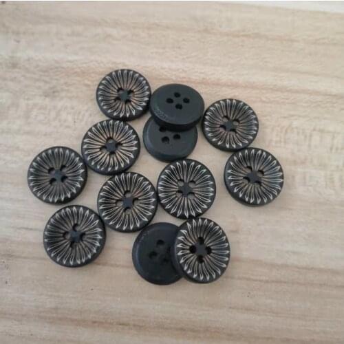 50PCs 15mm Wooden Sewing Buttons Scrapbooking Round Two Holes Arrow Line Laser Technology Costura Botones Decorate B20513