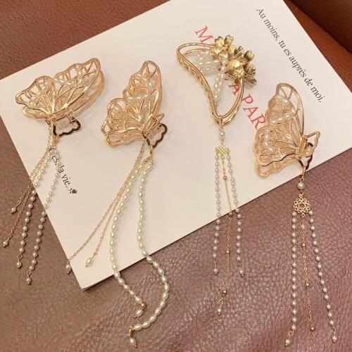 Korea Hollow Butterfly Heart Tassel Hair Pins Women Girl Vintage Metal Silver Color Love Pendant Hair Claw Clip Clamps Jewelry