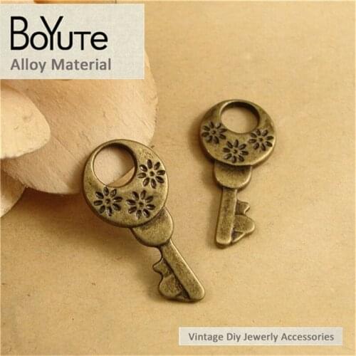 BoYuTe (60 Pieces/Lot) 30*12*3MM Vintage Metal Keys Jewelry Charms Jewelry Pendants for Diy Accessories Materials