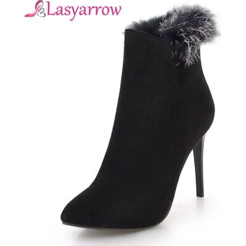 Lasyarrow Footwear