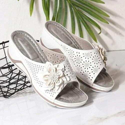Plus Size Hot Style Womens Shoes 2021 Summer Slope Heel Casual Flowers Outer Wear Slippers Women Slippers Women