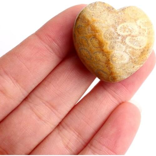 Natural Colorful Amazing Coral Jade Crystal Heart Shaped Pendant Beautiful Jewelry Mini Heart Healing Gift