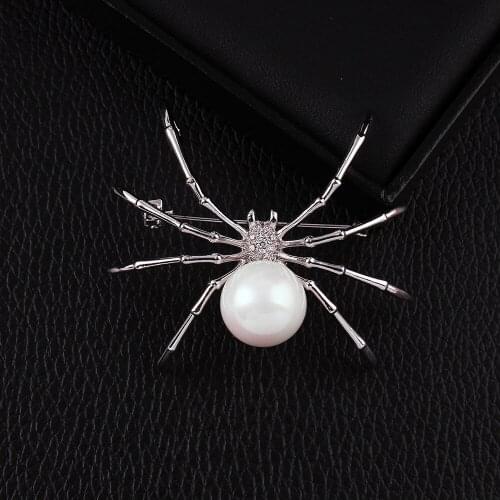 Mens fashion personality crystal Micro inlays CZ pearl Spider Lapel Pin brooch high-end clothing accessories