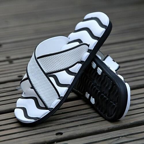 Light Weight Couple Slider Slippers Fashion Casual Shoes Non-slip Slides Bathroom Summer Sandals Soft Sole Flip Flops Men TX434