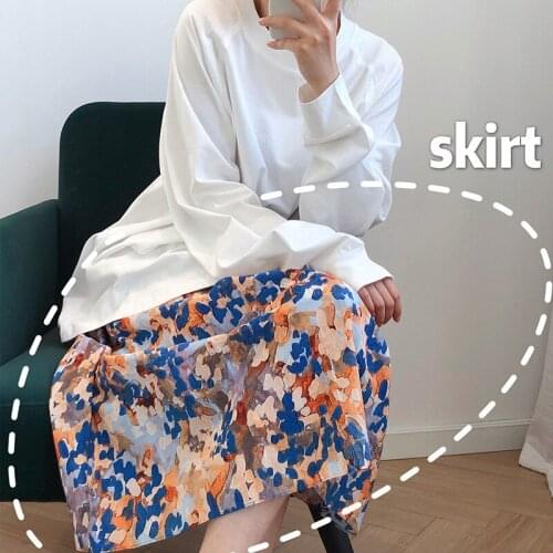 Spring New Mid-Length Skirt Printed Oil Painting Fresh Womens Fashion Slimming Skirt Womens Clothing