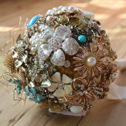 7-inch custom bridal bouquet,Vintage brooch bouquet, golden wedding bridesmaid bouquets, Pearl crystal composition