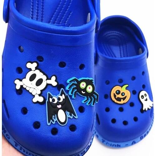 1PCS Bat Ghost Skull Pumpkin Shoe Charms PVC Decoration Accessories fit wristbands shoe buckle for X-mas Gift Croc Jibz