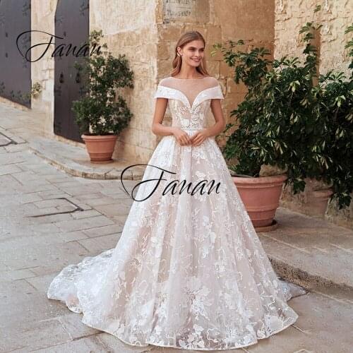 Scoop Neck Short Sleeve A-Line Wedding Dress Lace Appliques Ruched Court Train Crystal Bridal Gown robe de soirée de mariage