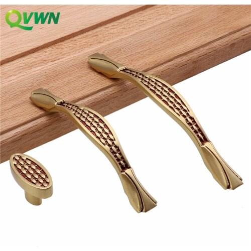 QVWN Brass Classical Drawer Handle European Antique Yellow Bronze Handle Wine Cabinet Knobs And Cupboard Wardrobe Door Pull