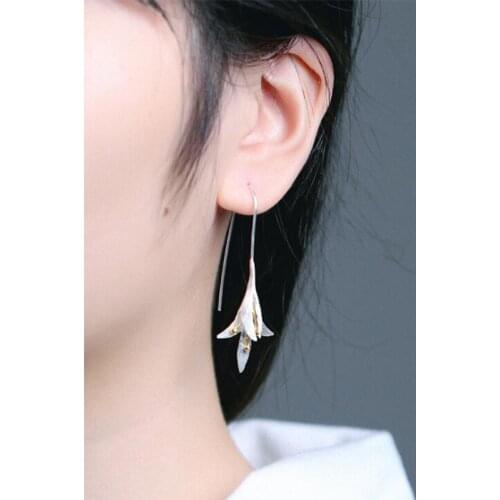 Yiustar Indian Earrings Elegant Flower Stud Earrings White Groot Flower Earrings for Women Pendientes Mujer Moda Jewelry