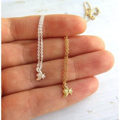 Gift Small bee charm honeycomb bee hornet animal chain necklace lady girl heart flying pendant necklace jewelry party ball gift