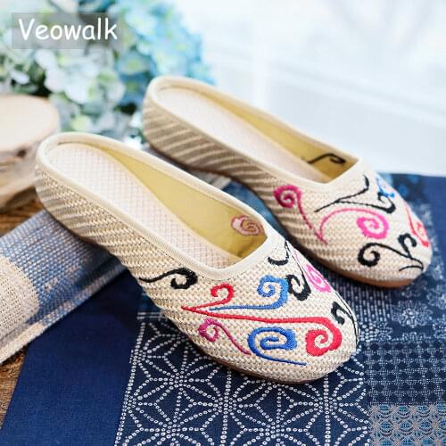 Veowalk Handmade Summer Vintage Womens Slippers Chinese Embroidery Soft Sole Casual Shoes Woman Outside Breathable Flat Slipper
