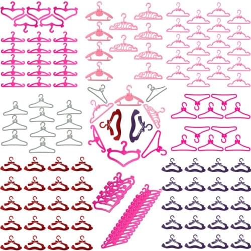 NK 20 Pcs/lot Pink Hangers Dress Clothes Accessories For Barbie Doll Pretend Play Vintage Hard Plastic Hanger Girls' Gift JJ DZ