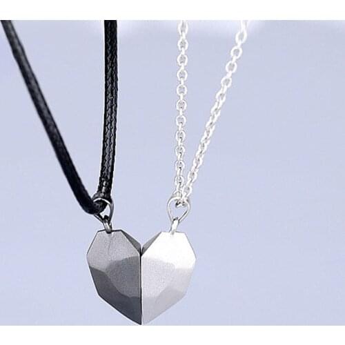 2 Pcs/Set Minimalist Half Heart Necklace Lovers Matching Friendship Magnetic Distance Heart Pendant Necklace Couple Jewelry