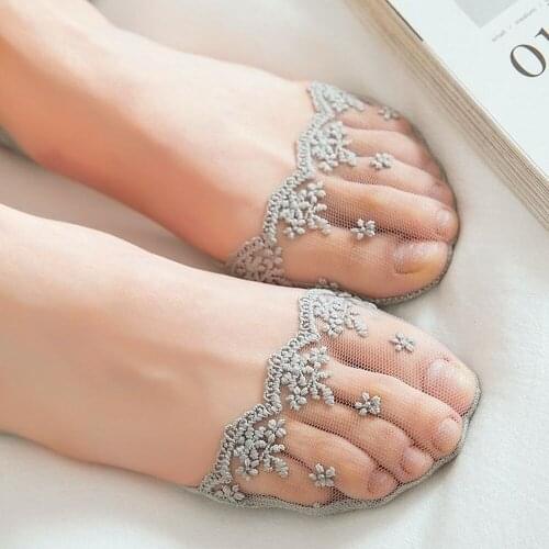 Summer Womens Socks Seamless Ultra-thin Breathable Short Socks Harajuku Floral Sexy Lace Silicone Non-slip Low Cut Ankle Socks