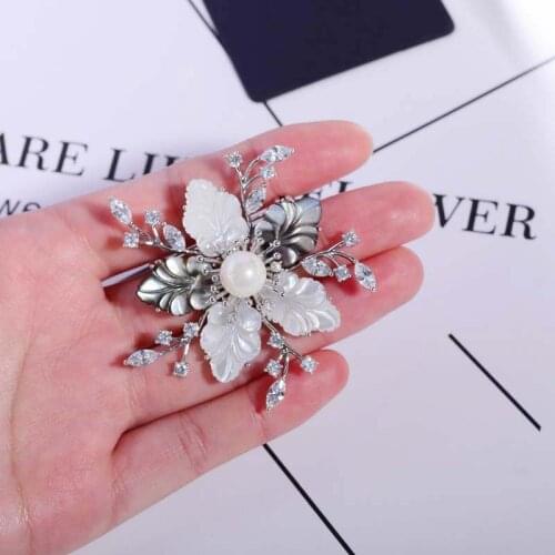 OKILY Luxury Cubic Zirconia Flower Brooch Pin Delicate Shell Floral Flowers Pins and Brooches for Women Evening Dress Accessori