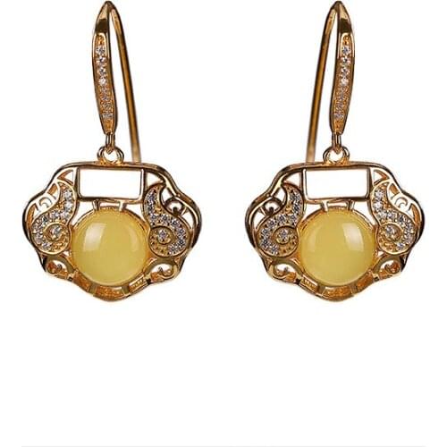 S925 sterling silver gold-plated natural amber eardrops retro hollow lock of good wishes womens earrings ear hooks