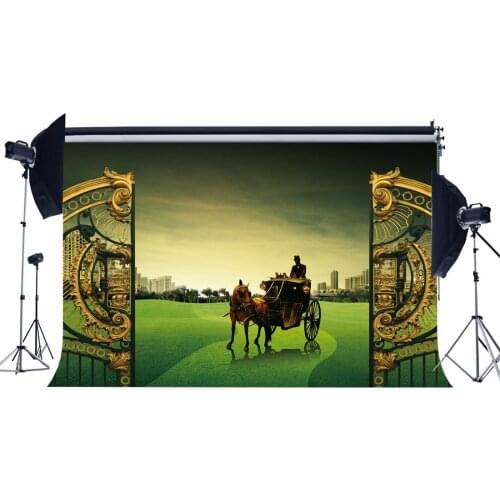 Old Carriage Backdrop Luxurious Golden Gate Backdrops European Royal Castle Countyard Green Grass Meadow Photography Background